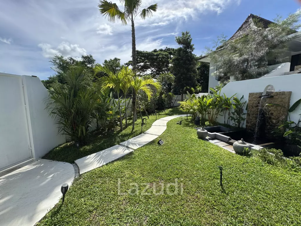 Ultra-Luxury 5-Bedroom Villa: Black Mountain, Saltwater pool