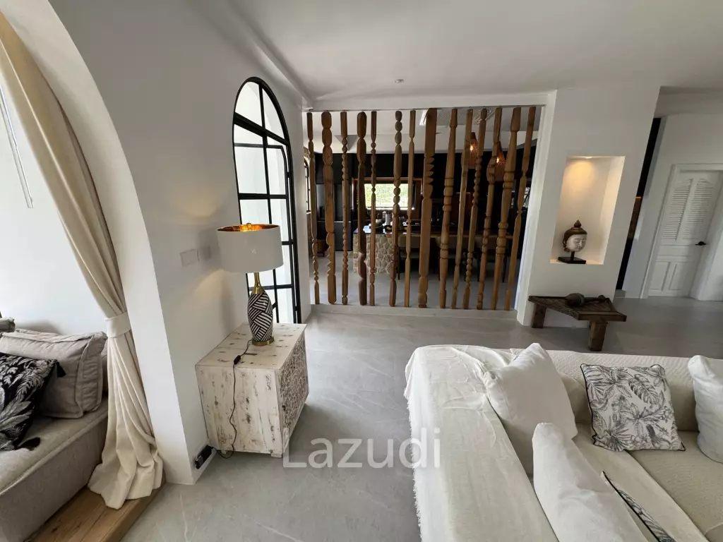 Ultra-Luxury 5-Bedroom Villa: Black Mountain, Saltwater pool