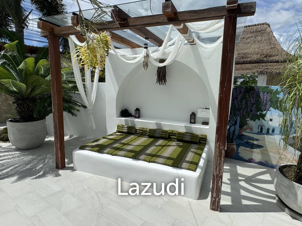 Ultra-Luxury 5-Bedroom Villa: Black Mountain, Saltwater pool