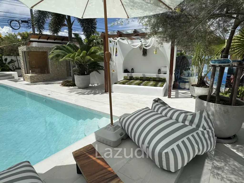Ultra-Luxury 5-Bedroom Villa: Black Mountain, Saltwater pool
