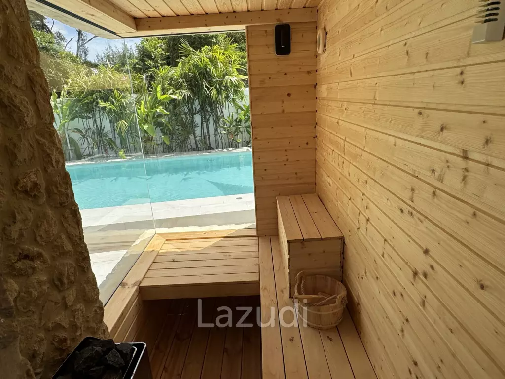 Ultra-Luxury 5-Bedroom Villa: Black Mountain, Saltwater pool