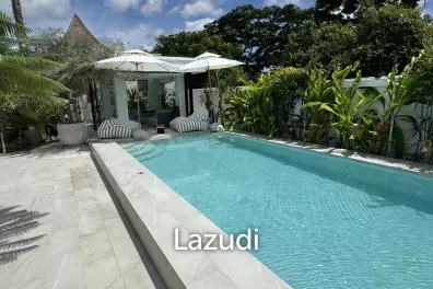 Ultra-Luxury 5-Bedroom Villa: Black Mountain, Saltwater pool