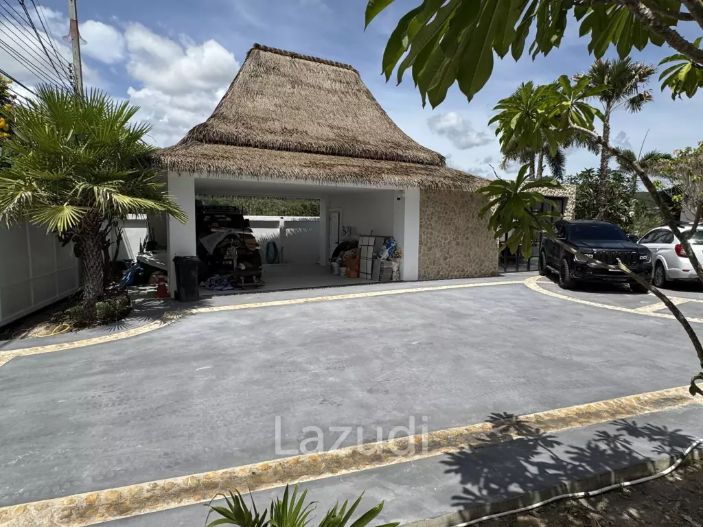 Ultra-Luxury 5-Bedroom Villa: Black Mountain, Saltwater pool