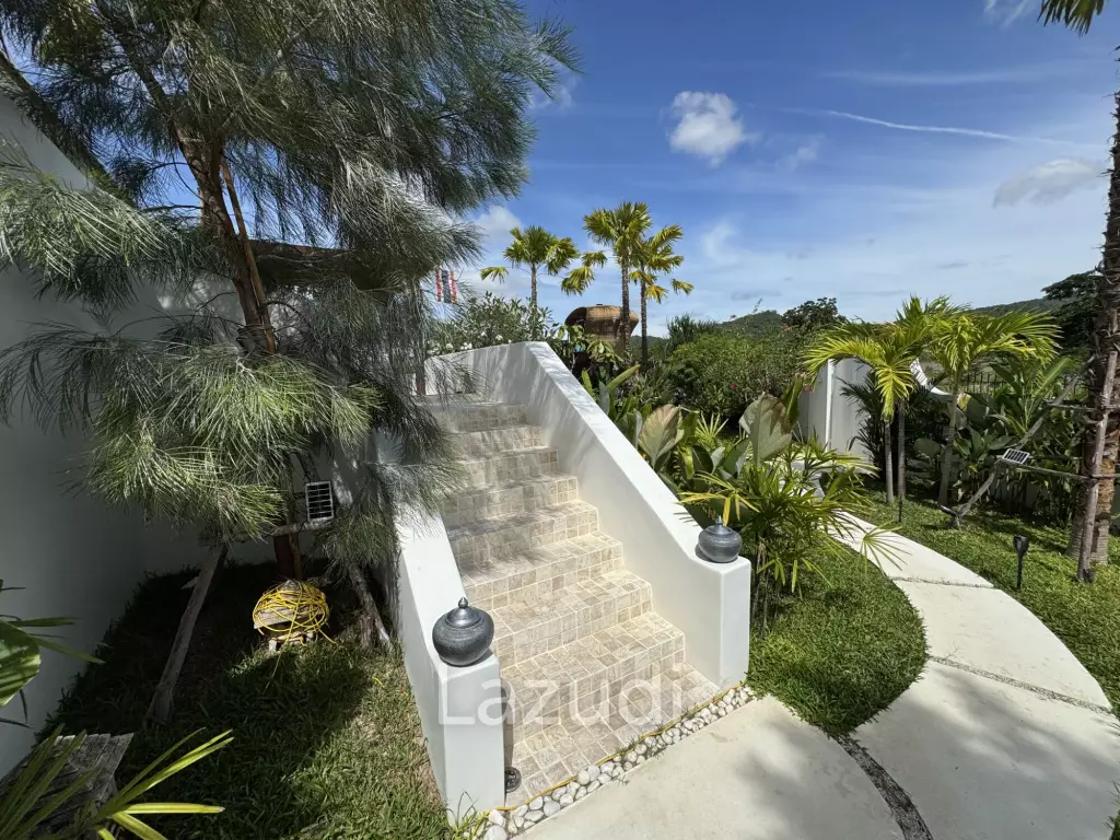 Ultra-Luxury 5-Bedroom Villa: Black Mountain, Saltwater pool
