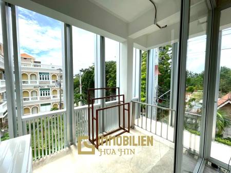 ทาวน์เฮ้าส์หรู 4 ห้องนอน ในเขาตะเกียบ