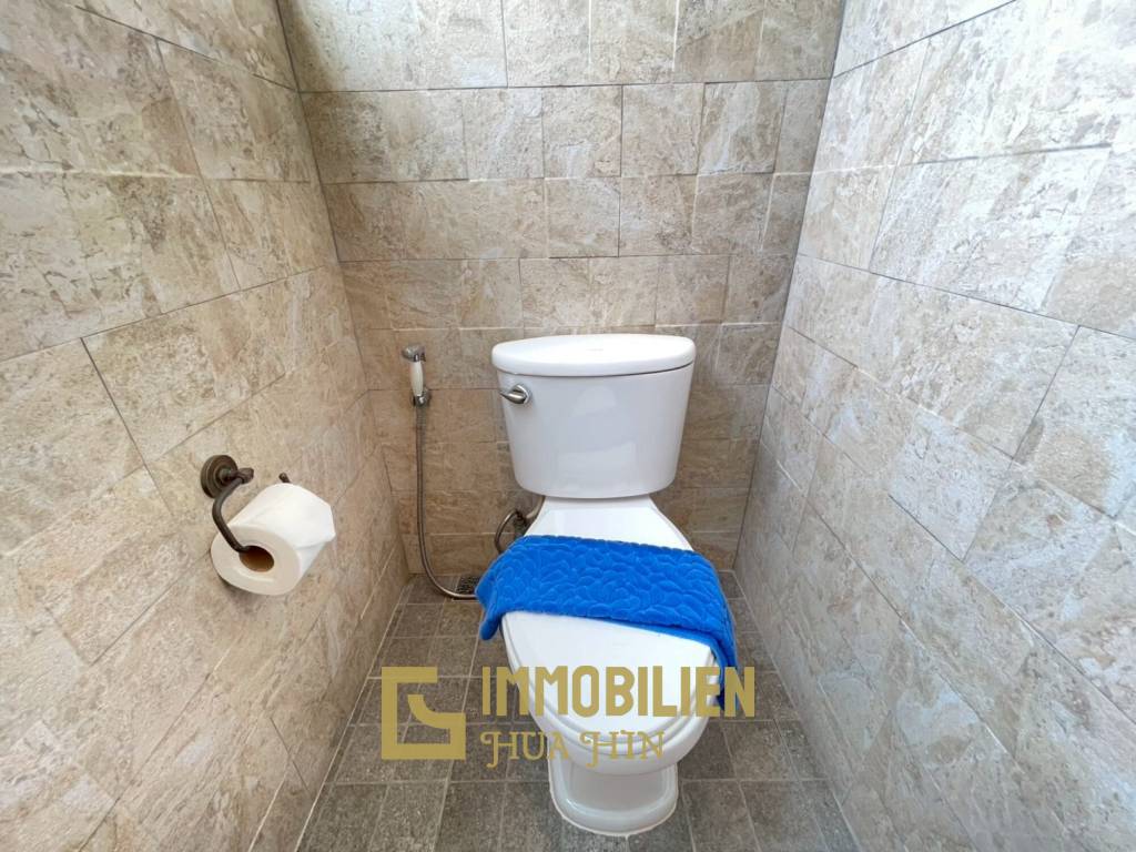 ทาวน์เฮ้าส์หรู 4 ห้องนอน ในเขาตะเกียบ