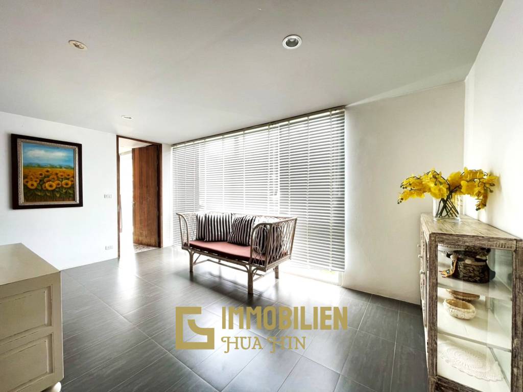 ทาวน์เฮ้าส์หรู 4 ห้องนอน ในเขาตะเกียบ