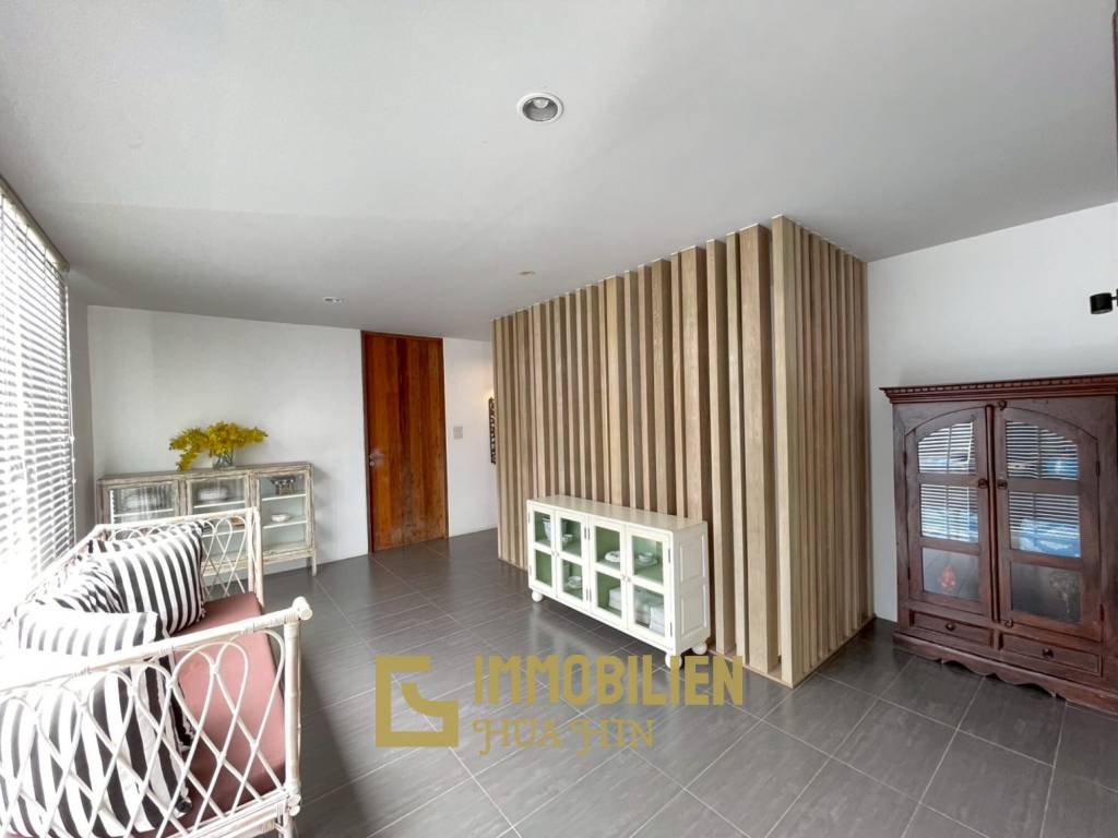 ทาวน์เฮ้าส์หรู 4 ห้องนอน ในเขาตะเกียบ