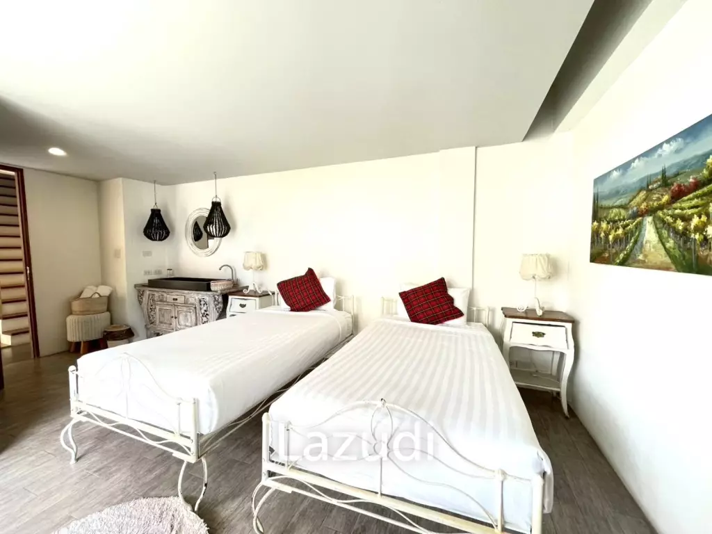 Luxury 4-beds townhouse in Kao Takiab