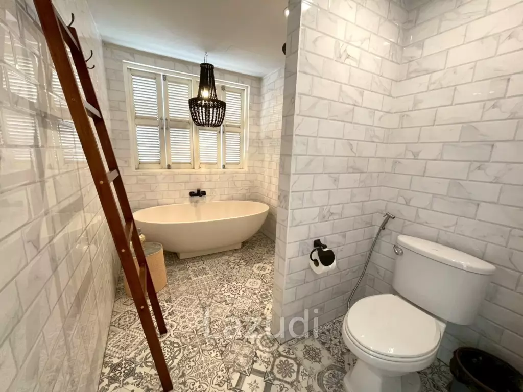 Luxury 4-beds townhouse in Kao Takiab