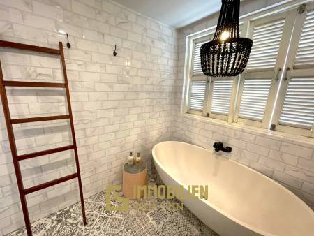 ทาวน์เฮ้าส์หรู 4 ห้องนอน ในเขาตะเกียบ