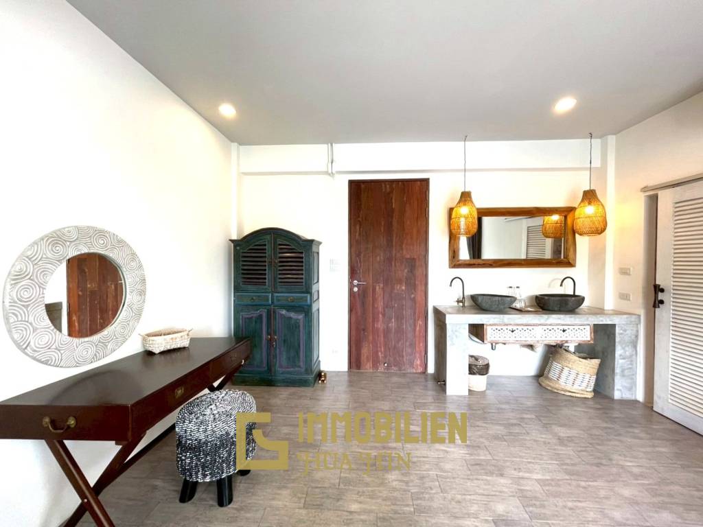 ทาวน์เฮ้าส์หรู 4 ห้องนอน ในเขาตะเกียบ