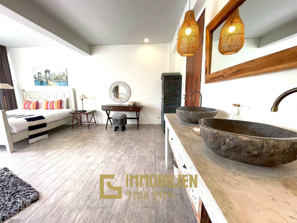 ทาวน์เฮ้าส์หรู 4 ห้องนอน ในเขาตะเกียบ