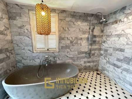 ทาวน์เฮ้าส์หรู 4 ห้องนอน ในเขาตะเกียบ