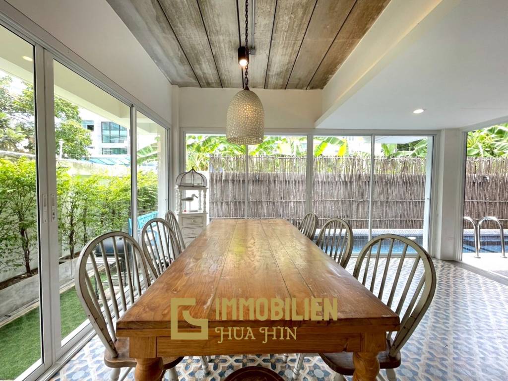 ทาวน์เฮ้าส์หรู 4 ห้องนอน ในเขาตะเกียบ