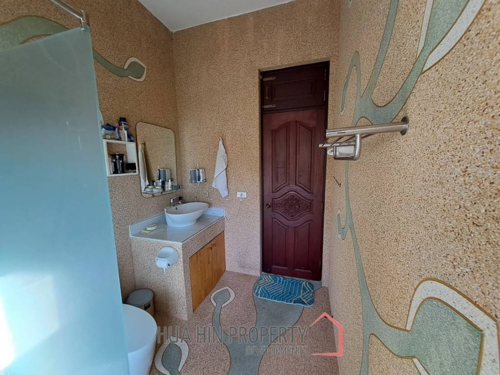 Elegant Villa with Pool and Garden On soi 102 in Hua Hin