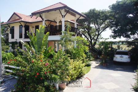 Elegant Villa with Pool and Garden On soi 102 in Hua Hin