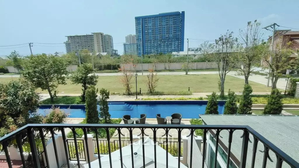 Boulevard Tuscany : Luxury 2 Bedroom Townhouse in , Cha-Am