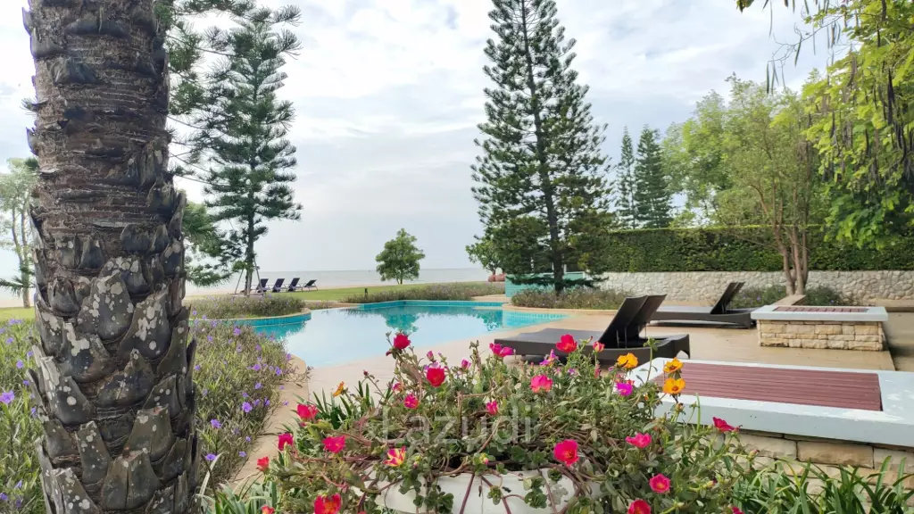 Boulevard Tuscany : Luxury 2 Bedroom Townhouse in , Cha-Am