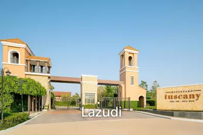 Boulevard Tuscany : Luxury 2 Bedroom Townhouse in , Cha-Am