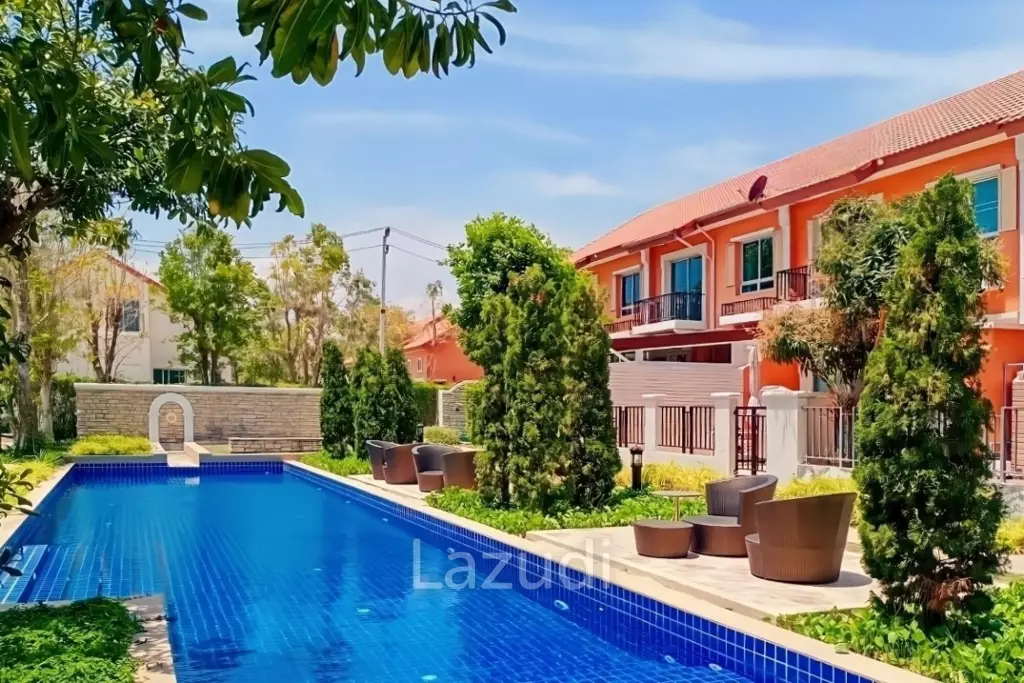 Boulevard Tuscany : Luxury 2 Bedroom Townhouse in , Cha-Am