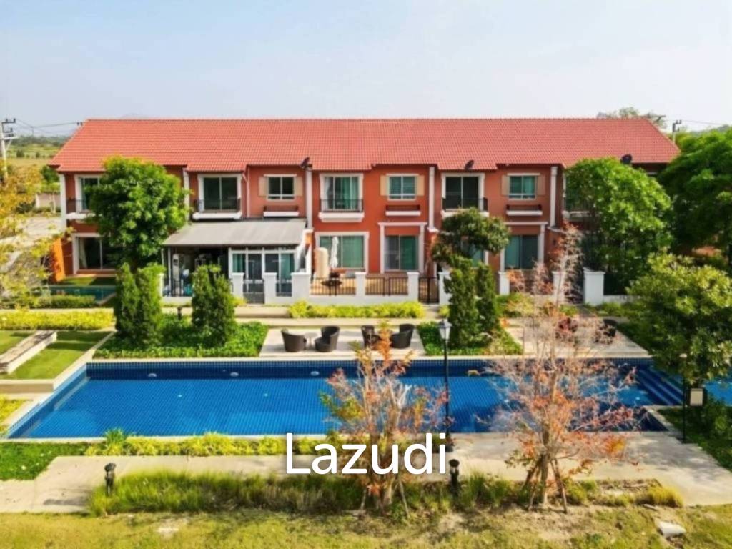 Boulevard Tuscany : Luxury 2 Bedroom Townhouse in , Cha-Am