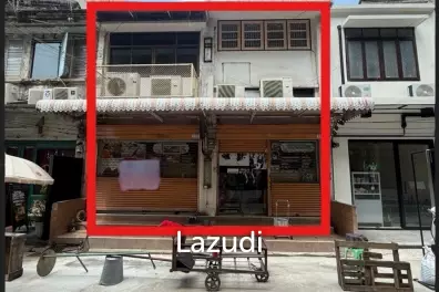 Versatile Commercial and Residential Building in Bang Rak