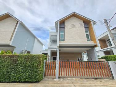 2-Storey 3-Bedroom Detached House for Sale near BCIS