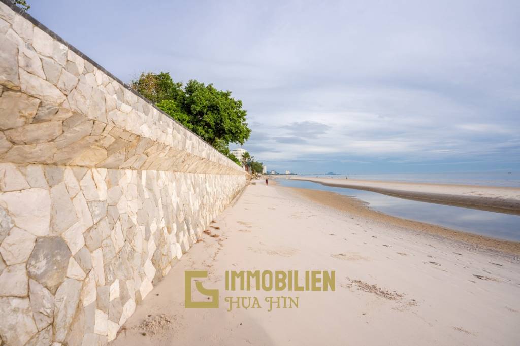 คอนโด 2 ห้องนอนรีโนเวทใหม่ริมทะเล ที่บ้านแสนสุข หัวหิน