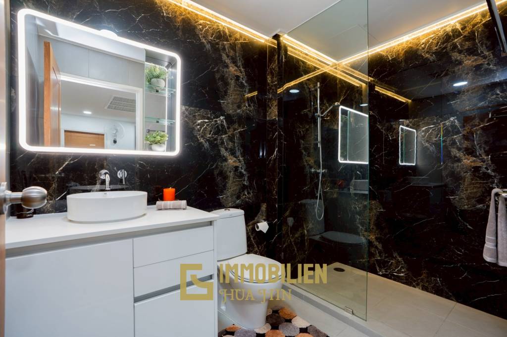 คอนโด 2 ห้องนอนรีโนเวทใหม่ริมทะเล ที่บ้านแสนสุข หัวหิน