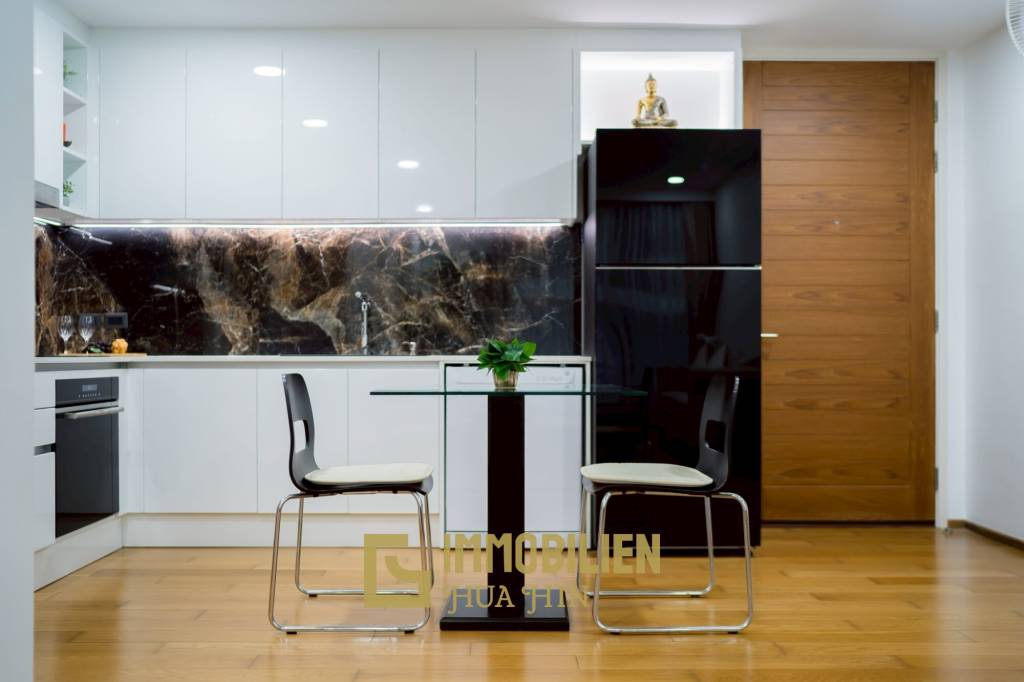 คอนโด 2 ห้องนอนรีโนเวทใหม่ริมทะเล ที่บ้านแสนสุข หัวหิน