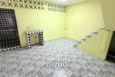 Spacious Townhouse for Sale in Yan Nawa Bangkok