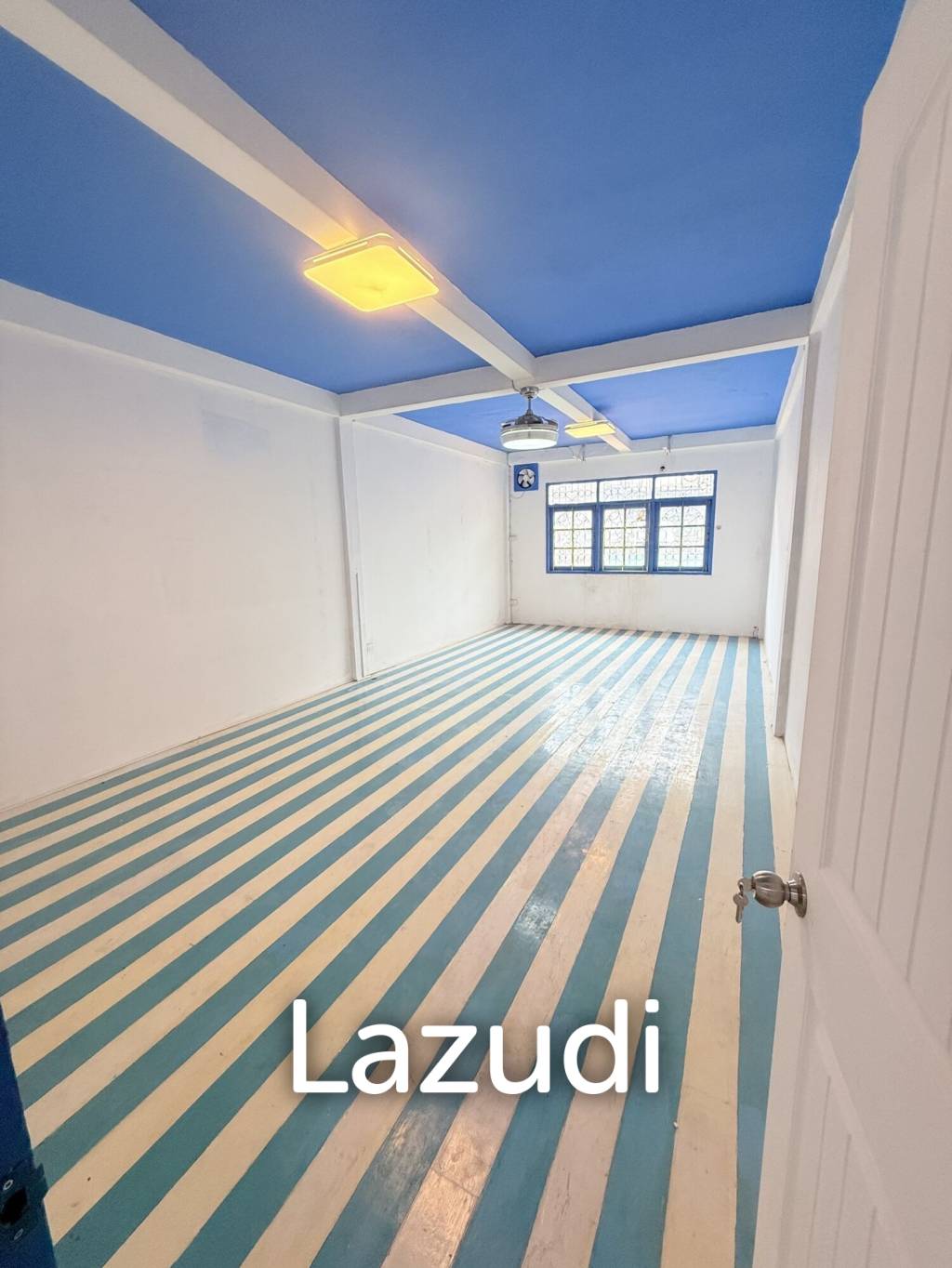 Spacious Townhouse for Sale in Yan Nawa Bangkok