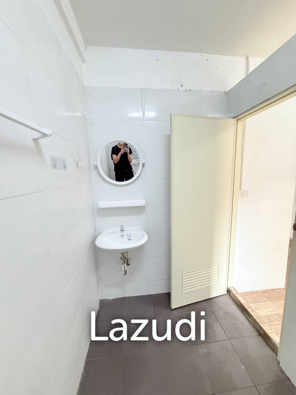 Spacious Townhouse for Sale in Yan Nawa Bangkok