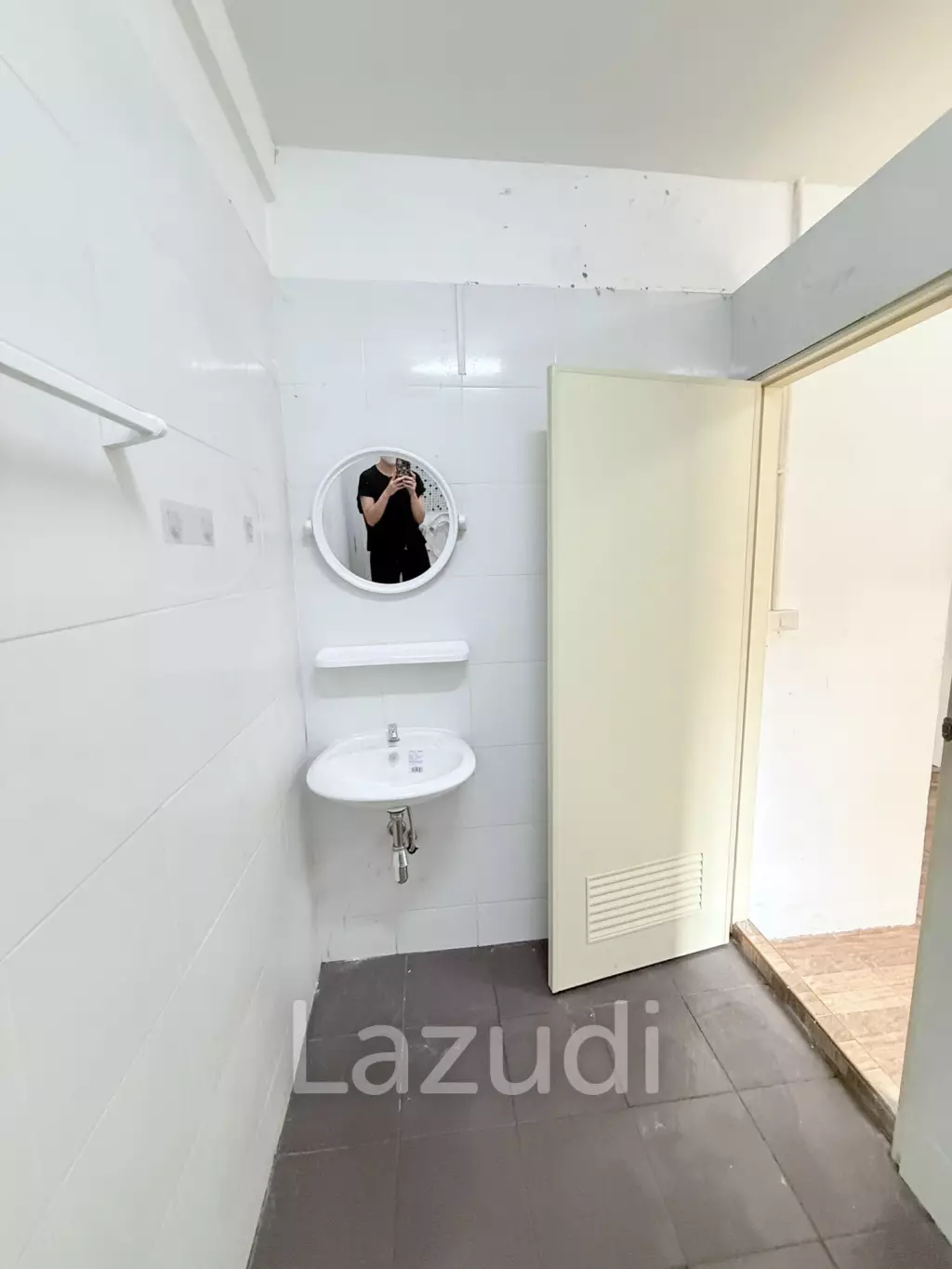 Spacious Townhouse for Sale in Yan Nawa Bangkok