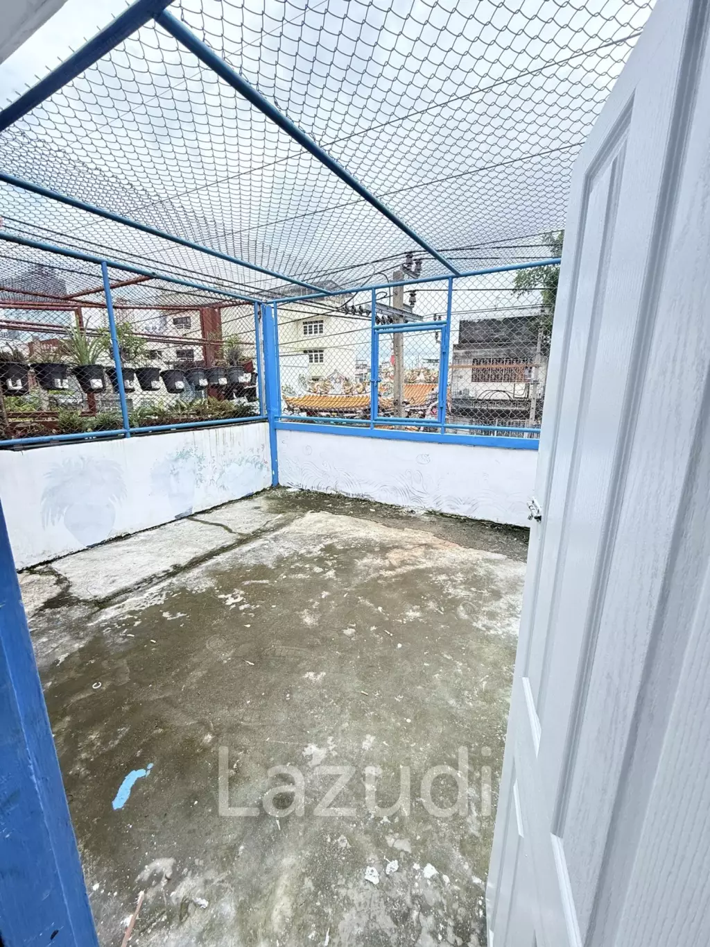 Spacious Townhouse for Sale in Yan Nawa Bangkok