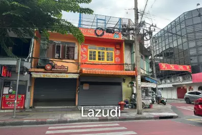 Spacious Townhouse for Sale in Yan Nawa Bangkok