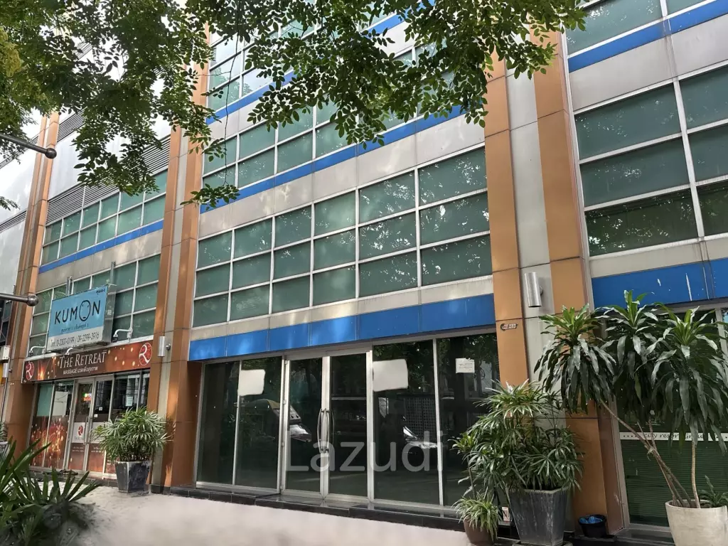 Retail Opportunity in St. Louis Grand Terrace Sathorn