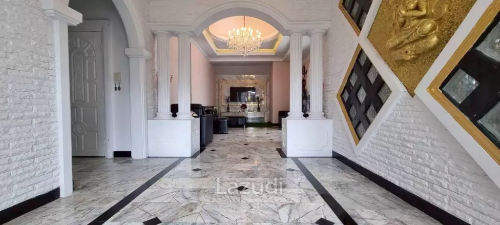 5 Bedrooms 6 Bathrooms 222 SQ.M. Baan Koon Suk