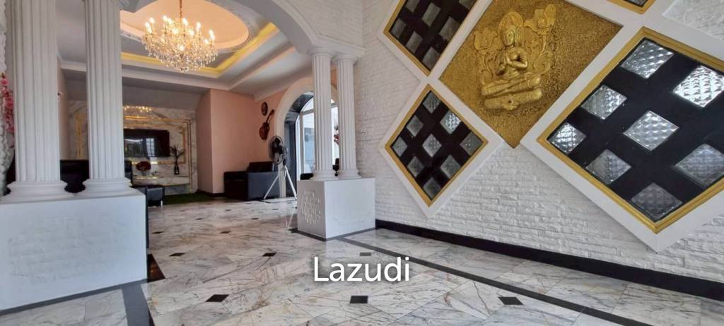 5 Bedrooms 6 Bathrooms 222 SQ.M. Baan Koon Suk