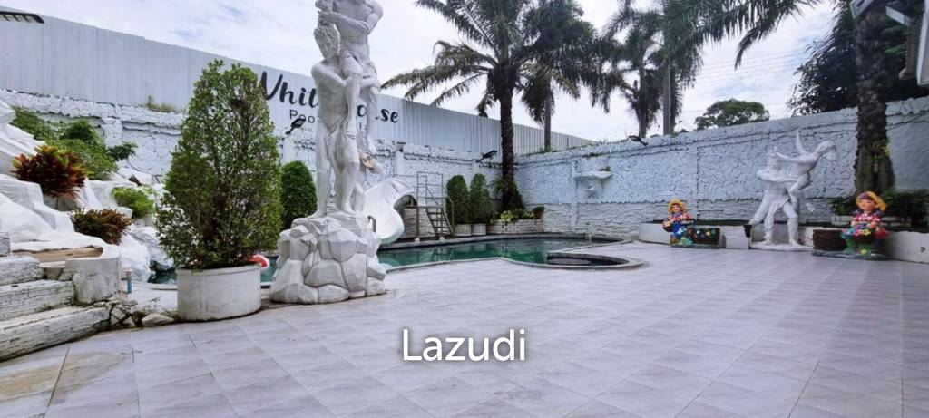 5 Bedrooms 6 Bathrooms 222 SQ.M. Baan Koon Suk
