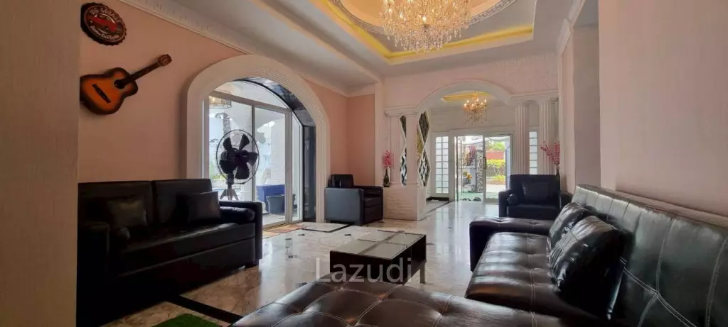 5 Bedrooms 6 Bathrooms 222 SQ.M. Baan Koon Suk