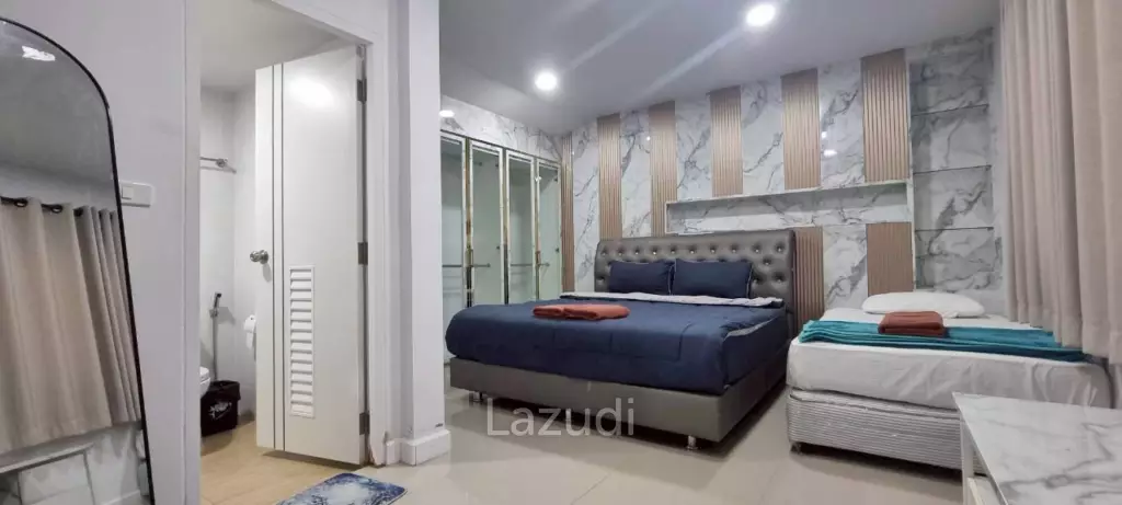 5 Bedrooms 6 Bathrooms 222 SQ.M. Baan Koon Suk