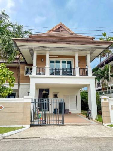 Spacious 3-Bedroom House for Rent at Land & House Park in Chalong Spacious 3-Bedroom House for Rent at Land & House Park in Chalong