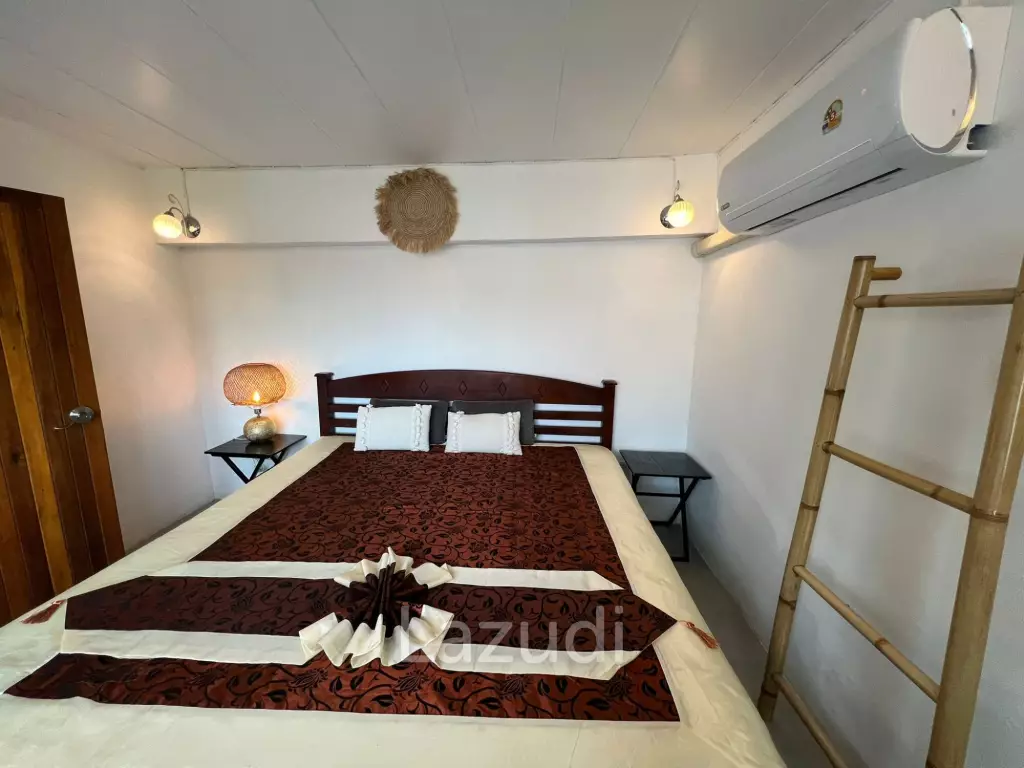Spacious 5-Bedroom Villa with Mountain Views in Mae Nam Soi 2