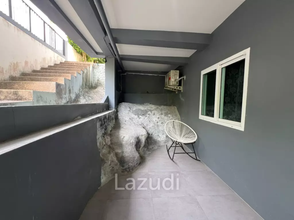 Spacious 5-Bedroom Villa with Mountain Views in Mae Nam Soi 2