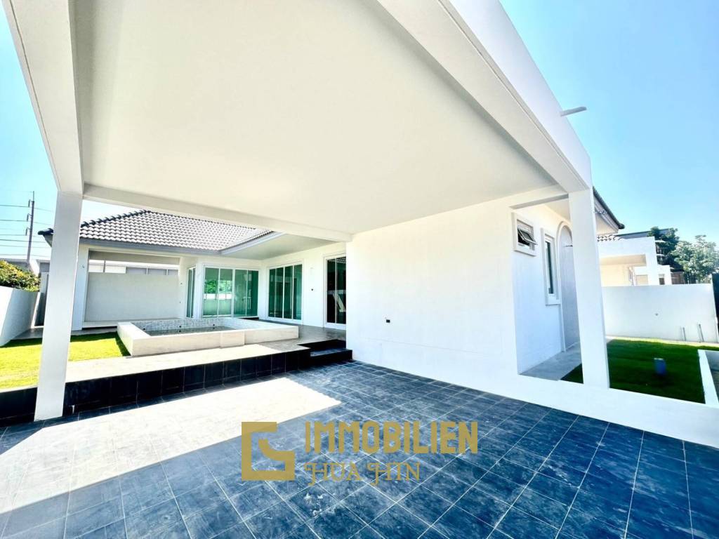 Brandneues frei stehendes Haus mit 3 Schlafzimmern in Soi 102