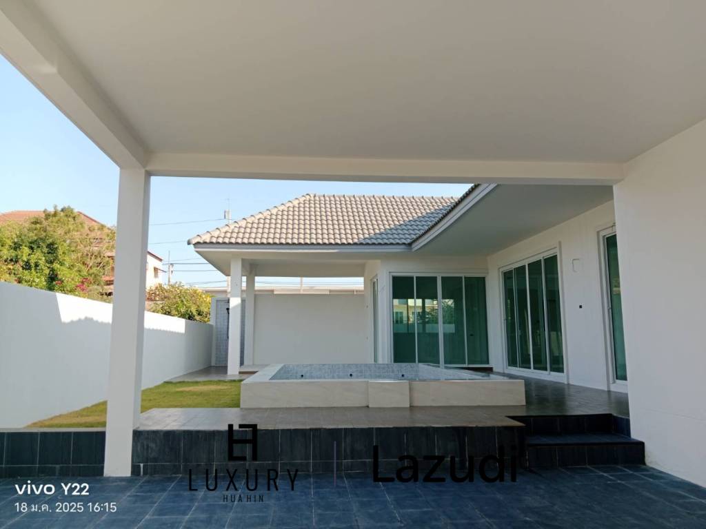 Brandneues frei stehendes Haus mit 3 Schlafzimmern in Soi 102