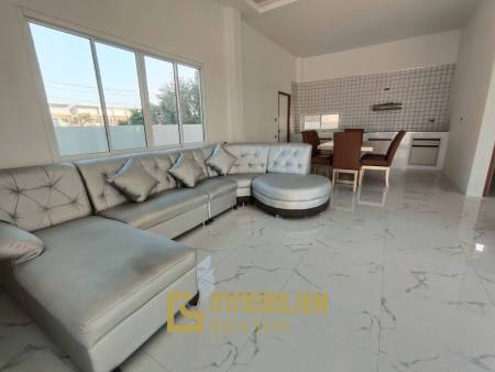 Brandneues frei stehendes Haus mit 3 Schlafzimmern in Soi 102