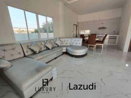 Brandneues frei stehendes Haus mit 3 Schlafzimmern in Soi 102